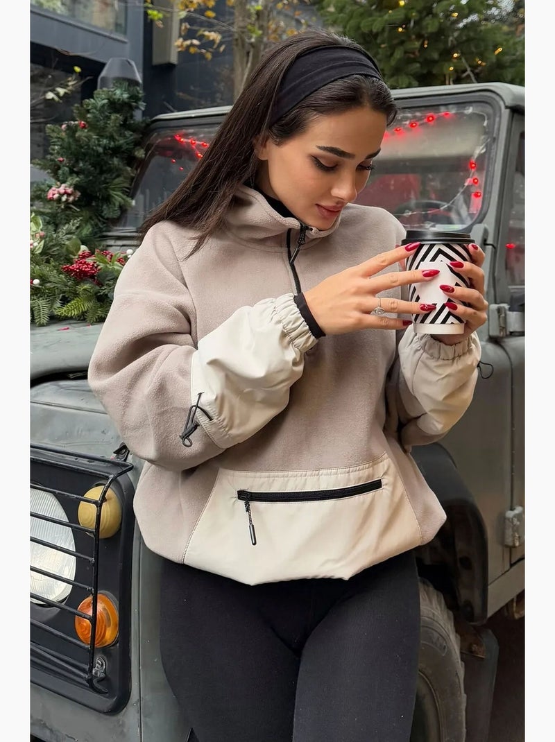 Sweatshirt oversized em pelúcia com meio zíper tommy Bege/Branco - Kiabi