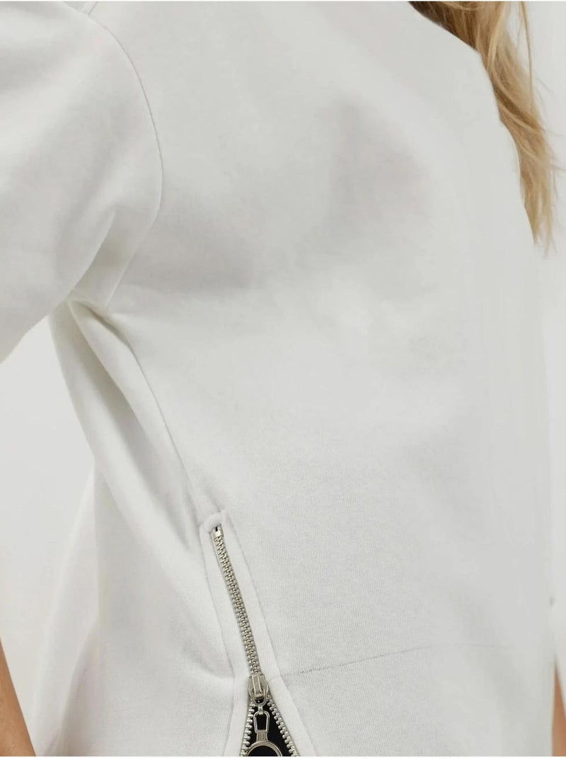 Sweatshirt texturizada de gola redonda com detalhe de fecho hiccup Branco - Kiabi