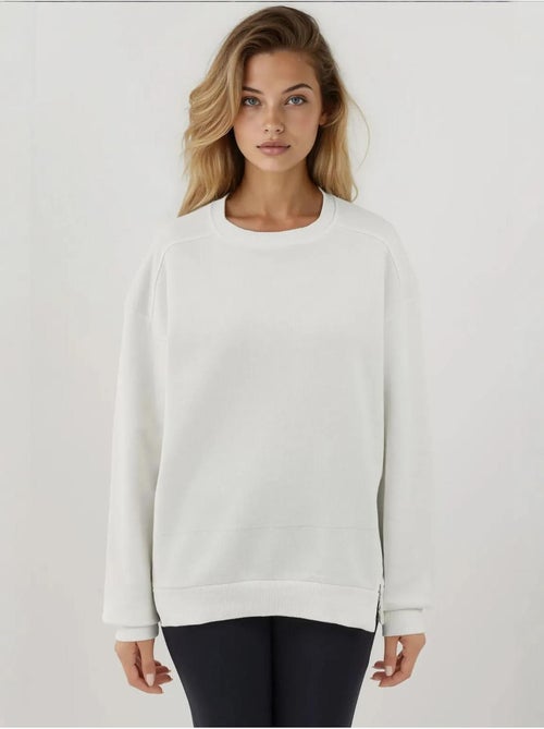 Sweatshirt texturizada de gola redonda com detalhe de fecho hiccup - Kiabi Sweatshirt texturizada de gola redonda com detalhe de fecho hiccup - Kiabi