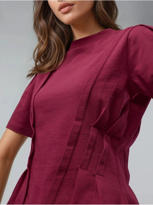 T-shirt ajustada com gola redonda hiccup - Kiabi T-shirt ajustada com gola redonda hiccup - Kiabi