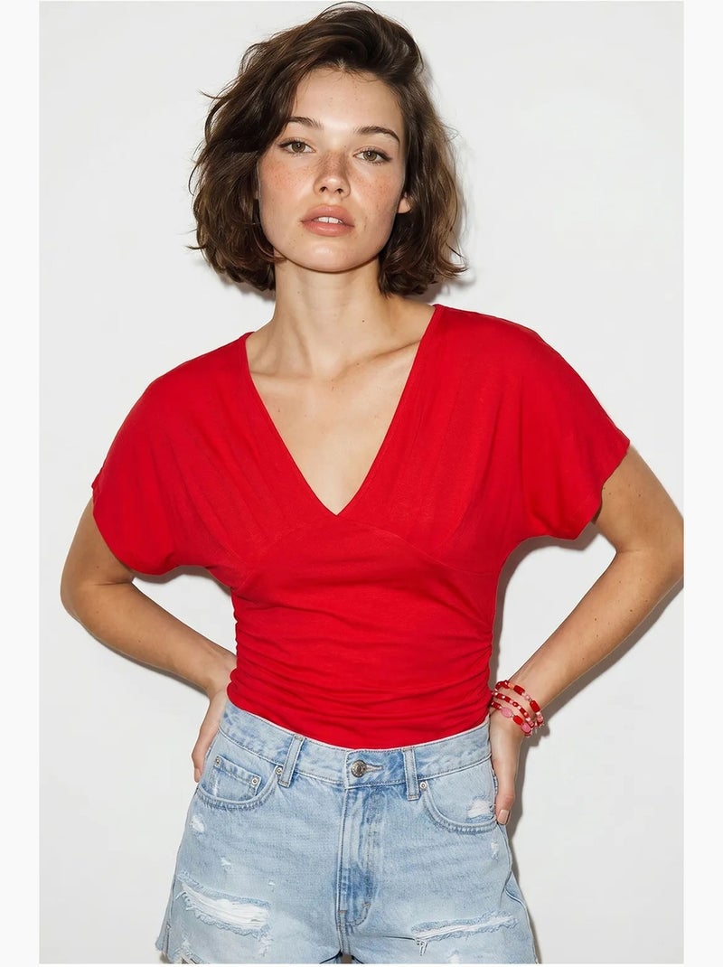 T-shirt ajustada decote v manga curta lucci Vermelho - Kiabi