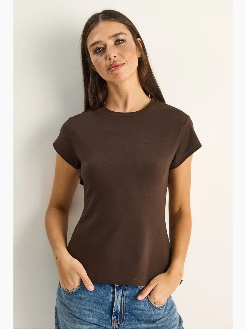 T-shirt ajustada recortes manga curta lucci Castanho-chocolate - Kiabi