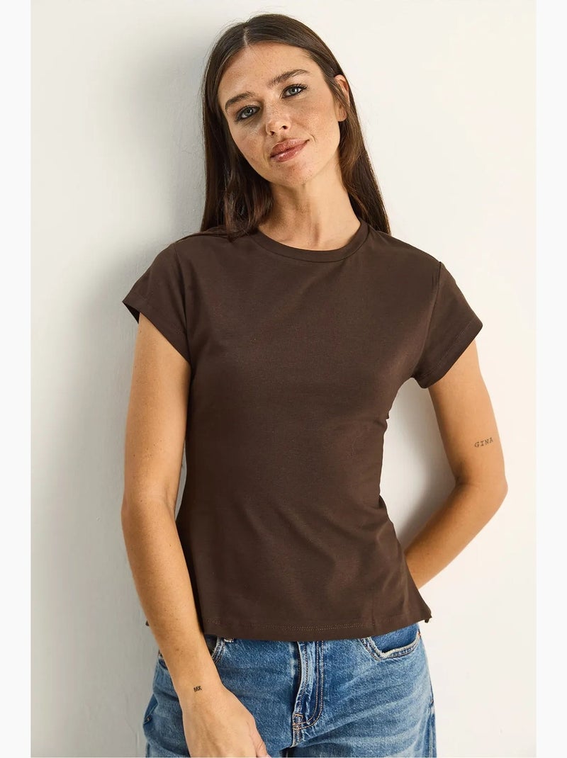 T-shirt ajustada recortes manga curta lucci Castanho-chocolate - Kiabi