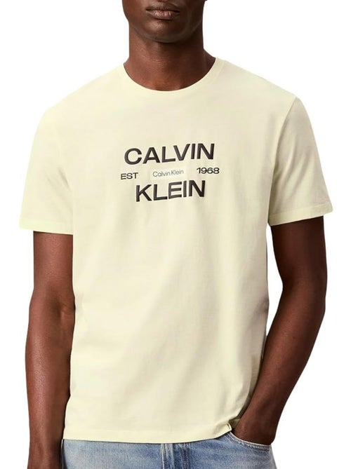 T-Shirt Amarelo Calvin Klein Jeans para Homem - Kiabi T-Shirt Amarelo Calvin Klein Jeans para Homem - Kiabi
