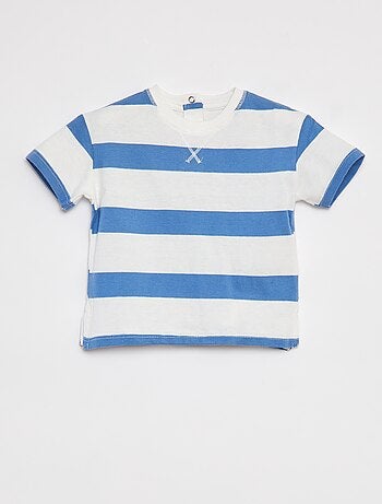 T-shirt às riscas