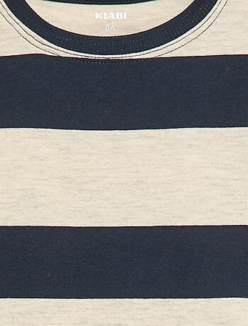 T-shirt às riscas