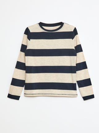 T-shirt às riscas