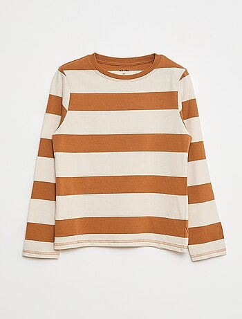 T-shirt às riscas
