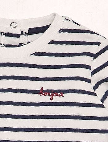 T-shirt às riscas