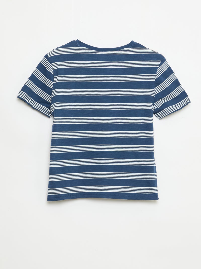 T-shirt às Riscas com Gola Tunisina Azul - Kiabi
