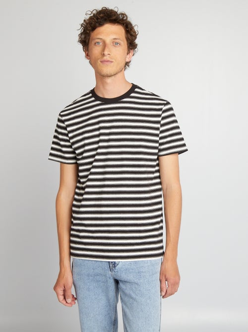 T-shirt às riscas de manga curta - Kiabi