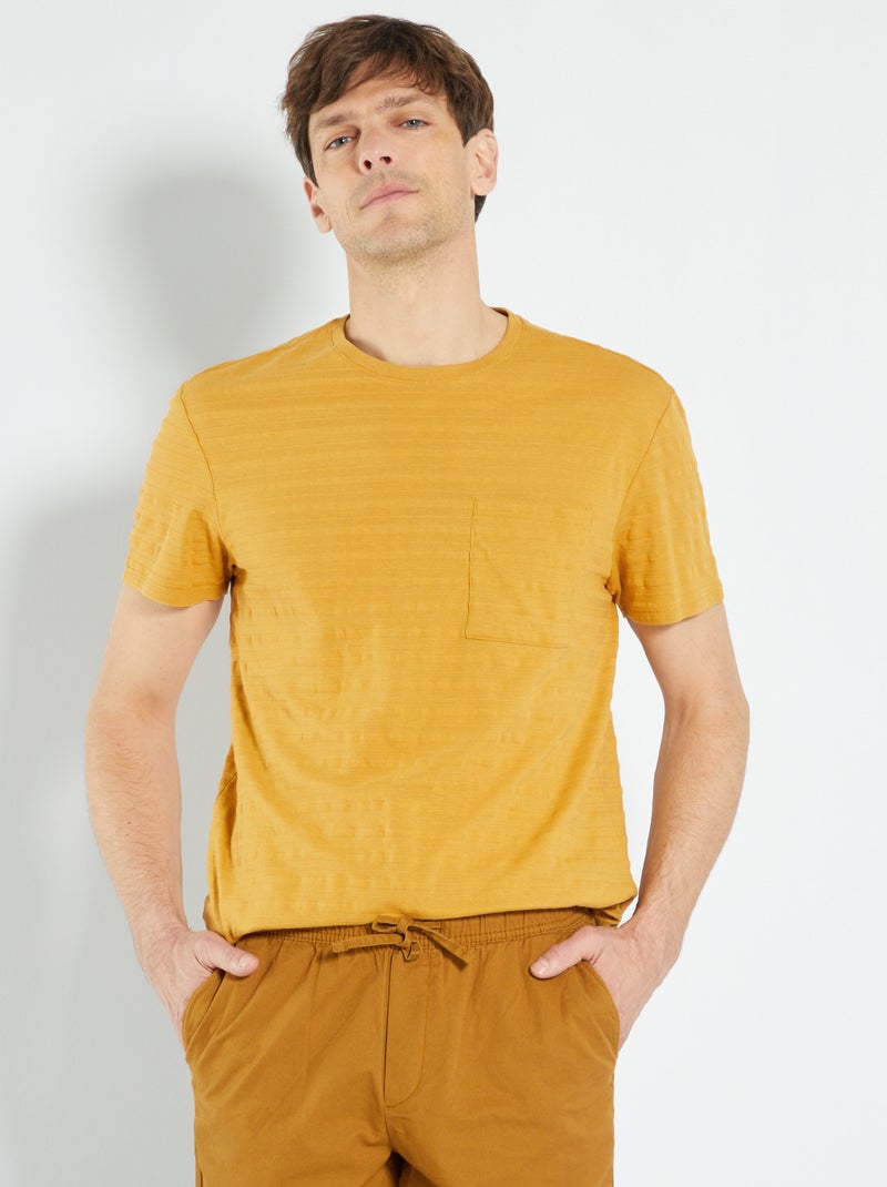 T-shirt às riscas jacquard BEGE - Kiabi