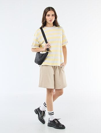 T-shirt às riscas largas