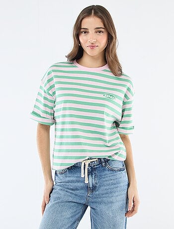 T-shirt às riscas largas