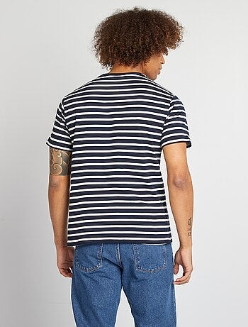 T-shirt às riscas, manga curta, gola redonda