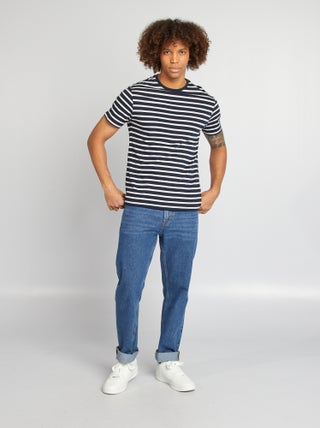 T-shirt às riscas, manga curta, gola redonda