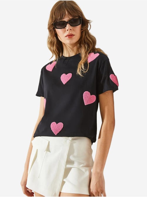 T-shirt básica bordada com coração lucci - Kiabi T-shirt básica bordada com coração lucci - Kiabi