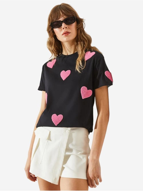 T-shirt básica bordada com coração lucci - Kiabi T-shirt básica bordada com coração lucci - Kiabi