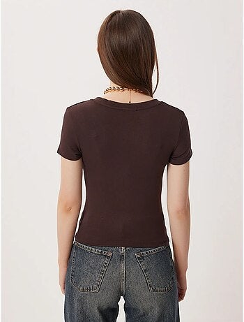 T-shirt básica com decote em v slim fit istanbul