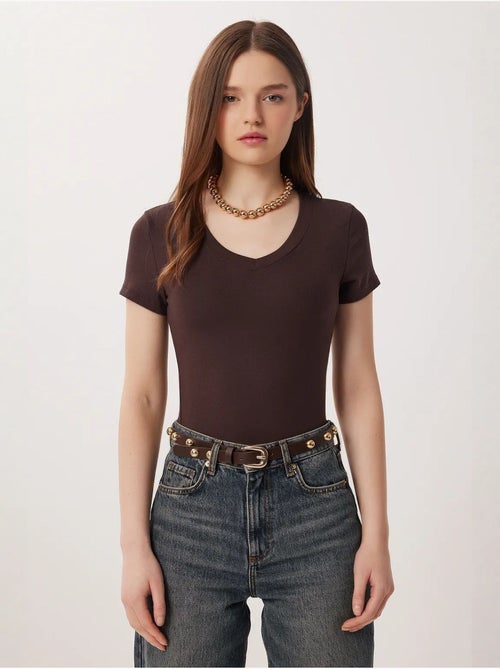 T-shirt básica com decote em v slim fit istanbul - Kiabi T-shirt básica com decote em v slim fit istanbul - Kiabi