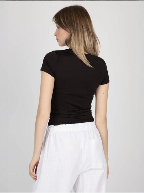 T-shirt básica com gola redonda - Kiabi T-shirt básica com gola redonda - Kiabi
