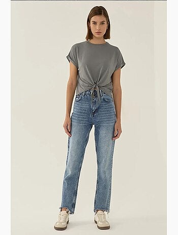 T-shirt básica cropped com decote redondo hiccup