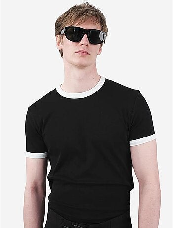 T-shirt básica de gola redonda com debrum em contraste giesto