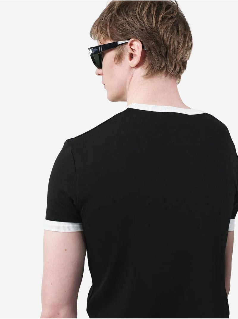 T-shirt básica de gola redonda com debrum em contraste giesto Preto - Kiabi
