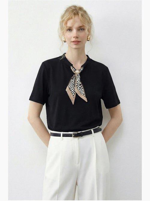 T-shirt básica de gola redonda com detalhe de acessório lucci - Kiabi