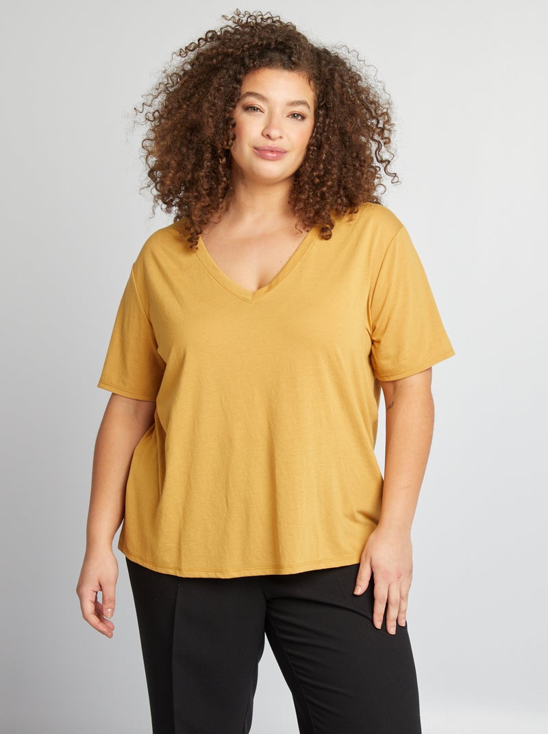 T-shirt básica lisa com gola em bico BEGE - Kiabi