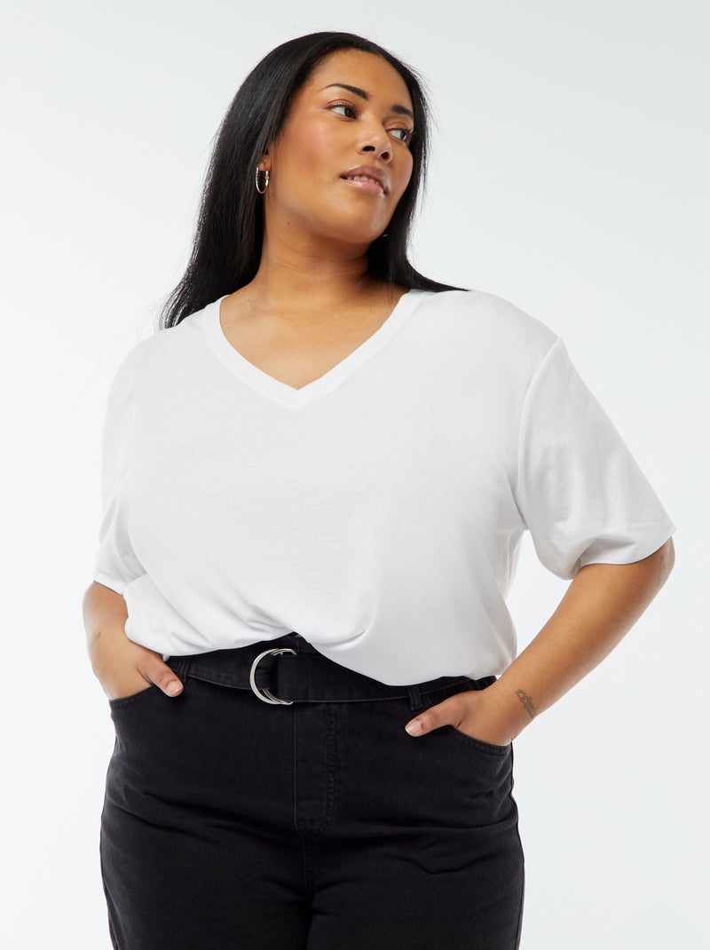 T-shirt básica lisa com gola em bico Branco - Kiabi