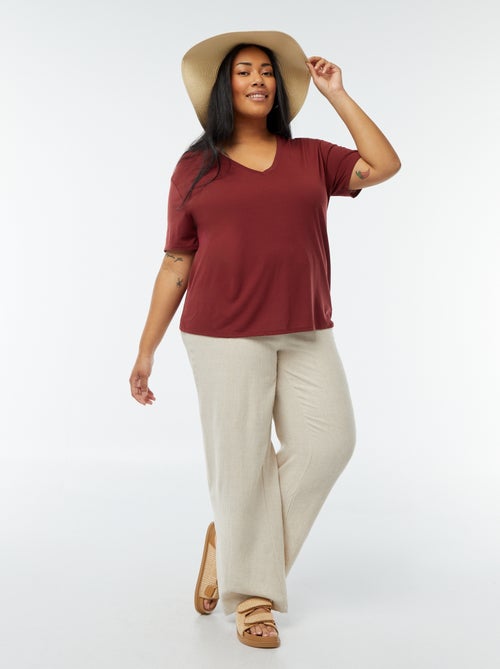 T-shirt básica lisa com gola em bico - Kiabi