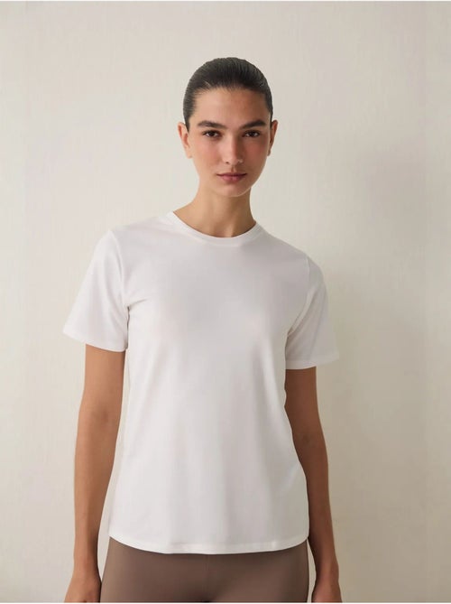 T-shirt básico de corte regular penti - Kiabi T-shirt básico de corte regular penti - Kiabi