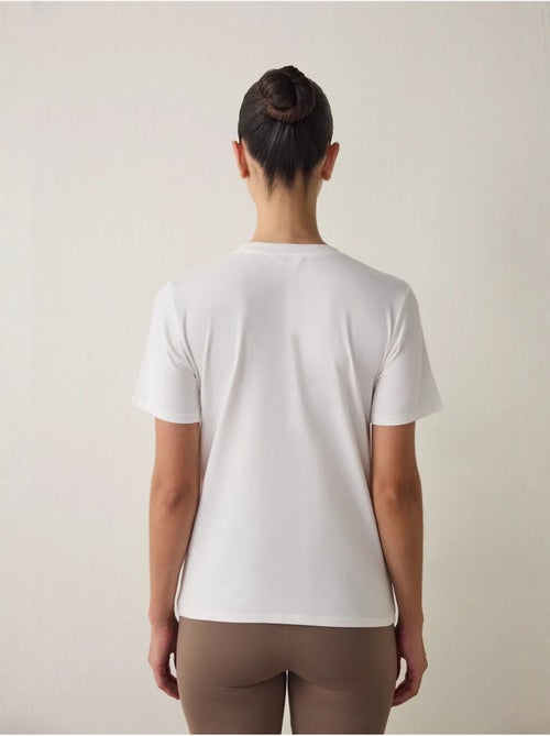 T-shirt básico de corte regular penti - Kiabi T-shirt básico de corte regular penti - Kiabi