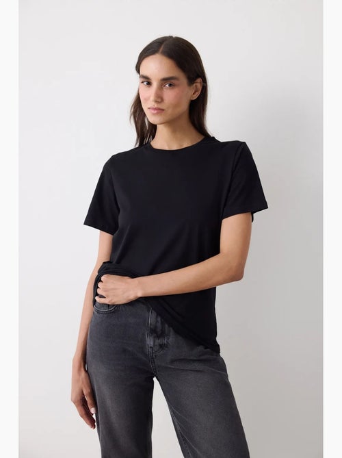 T-shirt básico de corte regular penti - Kiabi T-shirt básico de corte regular penti - Kiabi