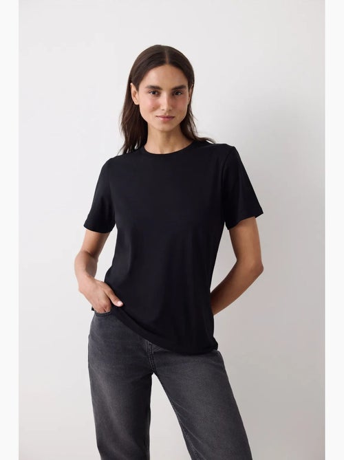 T-shirt básico de corte regular penti - Kiabi T-shirt básico de corte regular penti - Kiabi