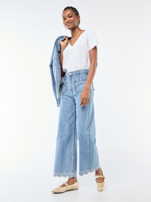 T-shirt básico de manga curta com decote em V - Kiabi