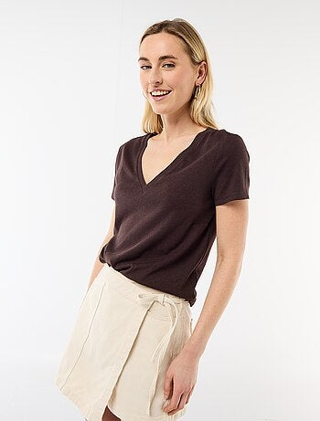 T-shirt básico de manga curta com decote em V