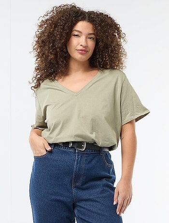 T-shirt básico de manga curta e decote em V