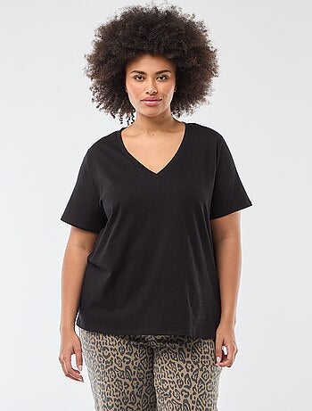 T-shirt básico de manga curta e decote em V