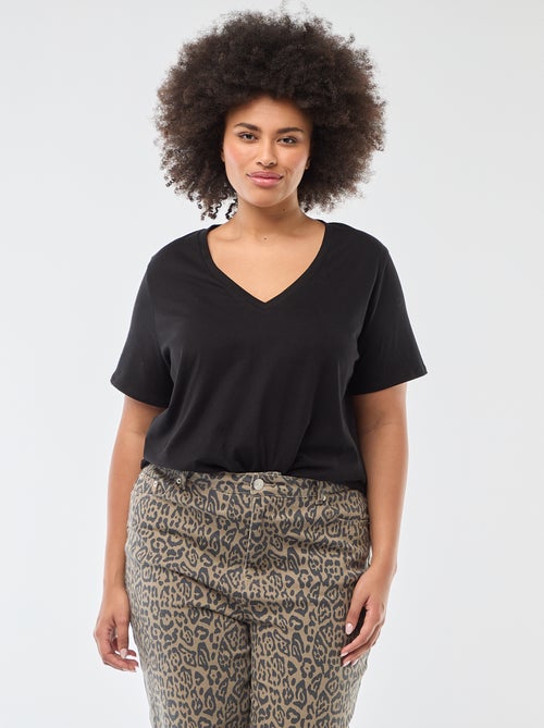 T-shirt básico de manga curta e decote em V - Kiabi