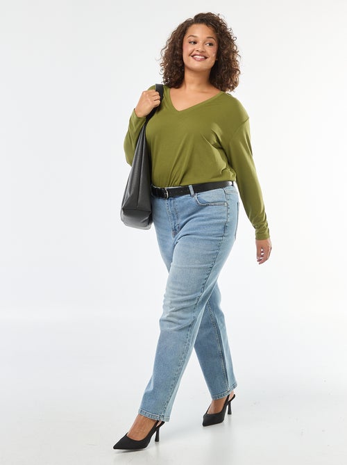 T-shirt básico decote em V e mangas 3/4 - Kiabi