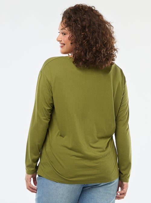 T-shirt básico decote em V e mangas 3/4 - Kiabi