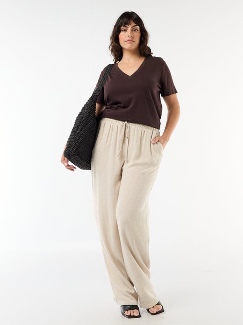 T-shirt básico decote em V e mangas curtas - Kiabi