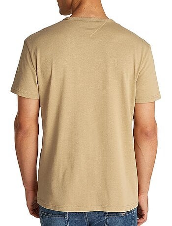 T-shirt Bege Tommy Jeans com Emblema Regular para Homem