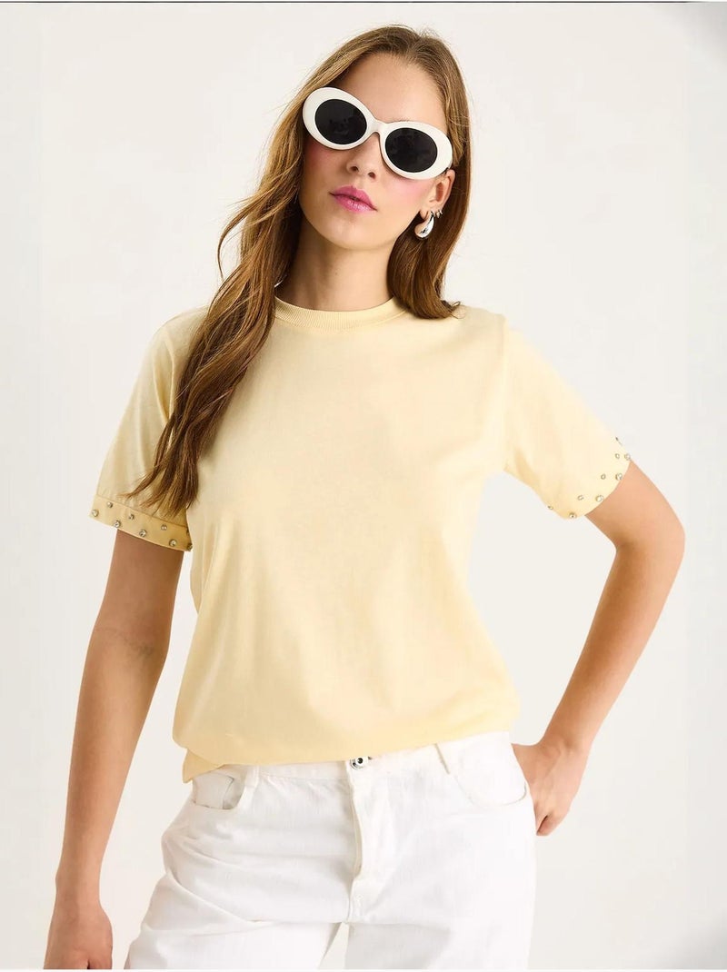 T-shirt bordada com decote redondo e manga curta lucci Amarelo-limão - Kiabi