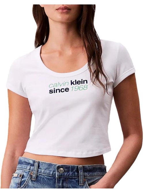T-shirt Branco de Mulher Calvin Klein Jeans Baby Tee - Kiabi T-shirt Branco de Mulher Calvin Klein Jeans Baby Tee - Kiabi