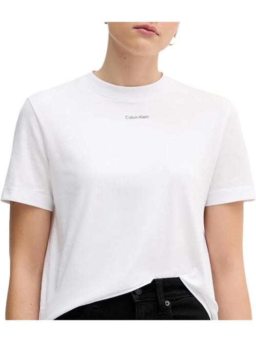 T-Shirt Calvin Klein Jeans Branca para Mulher LV147C857G - Kiabi T-Shirt Calvin Klein Jeans Branca para Mulher LV147C857G - Kiabi