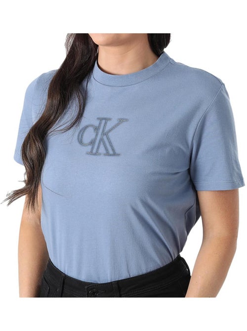 T-Shirt Calvin Klein Jeans Clássica Azul Claro para Mulher - Kiabi T-Shirt Calvin Klein Jeans Clássica Azul Claro para Mulher - Kiabi