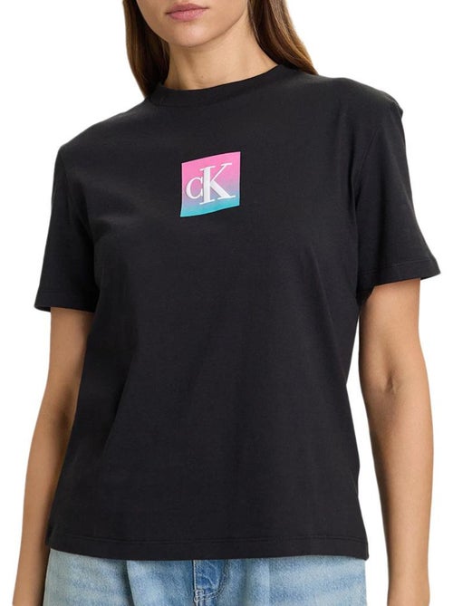 T-Shirt Calvin Klein Jeans Clássica Boxed Preta para Mulher - Kiabi T-Shirt Calvin Klein Jeans Clássica Boxed Preta para Mulher - Kiabi